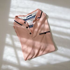 porter & ash | light peach short-sleeve polo with navy striped collar | Size: M